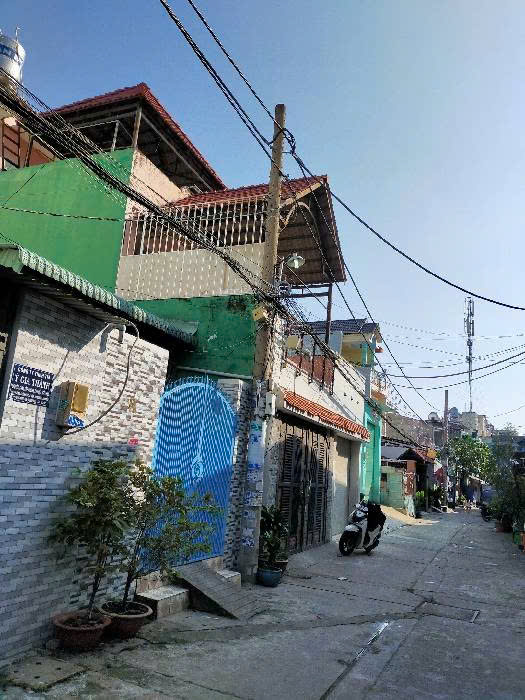 Nhà Chiến Lược hẻm xe hơi vô tới nhà