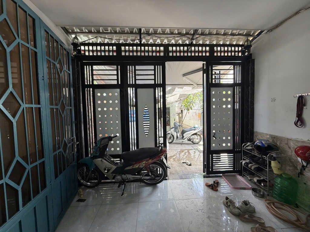 ​BÁN GẤP! NHÀ 3 TẦNG - 55M2 - 4.X TỶ - KẾ CHỢ BÀ HOM - GIÁP PHÚ LÂM