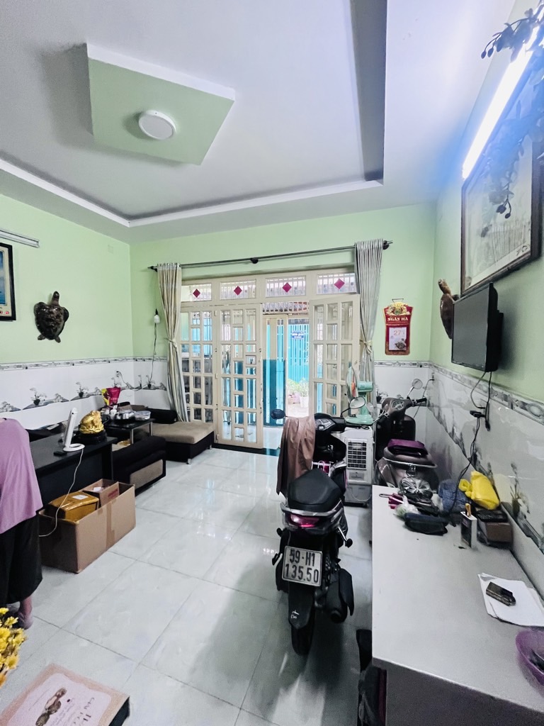BÁN NHÀ 60M2, 4.X TỶ,  HẺM XE HƠI, GẦN SIÊU THỊ ĐIỆN MÁY HƯƠNG LỘ 2 , BÌNH TÂN