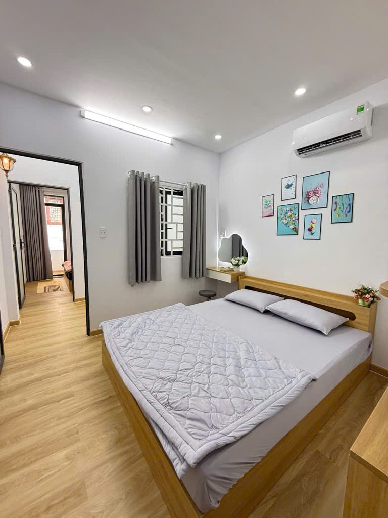 Ngộp Vốn Cần Bán Gấp Nhà Hương Lộ 2 - 70m2 - nhỉnh 4 tỷ - SHR.