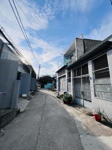 BÁN NHÀ 60M2, 4.X TỶ,  HẺM XE HƠI, GẦN SIÊU THỊ ĐIỆN MÁY HƯƠNG LỘ 2 , BÌNH TÂN