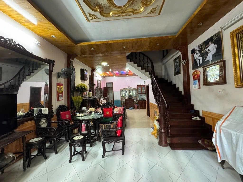 Nhà mặt phố Thanh Xuân kinh doanh bất chấp