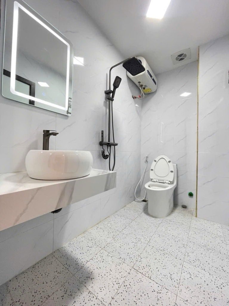 TRUNG TÂM QUẬN ĐỐNG ĐA - 60M2 - 5 TẦNG - MT 6,1M - GẦN PHỐ - AN SINH TỐT