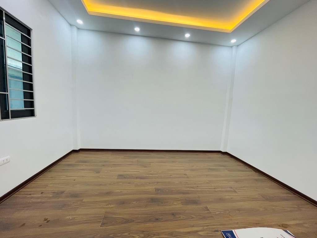 BÁN NHÀ PHỐ KIM GIANG Ô TÔ ĐỖ CỬA 45M2, 4 TẦNG GIÁ 5,2 TỶ