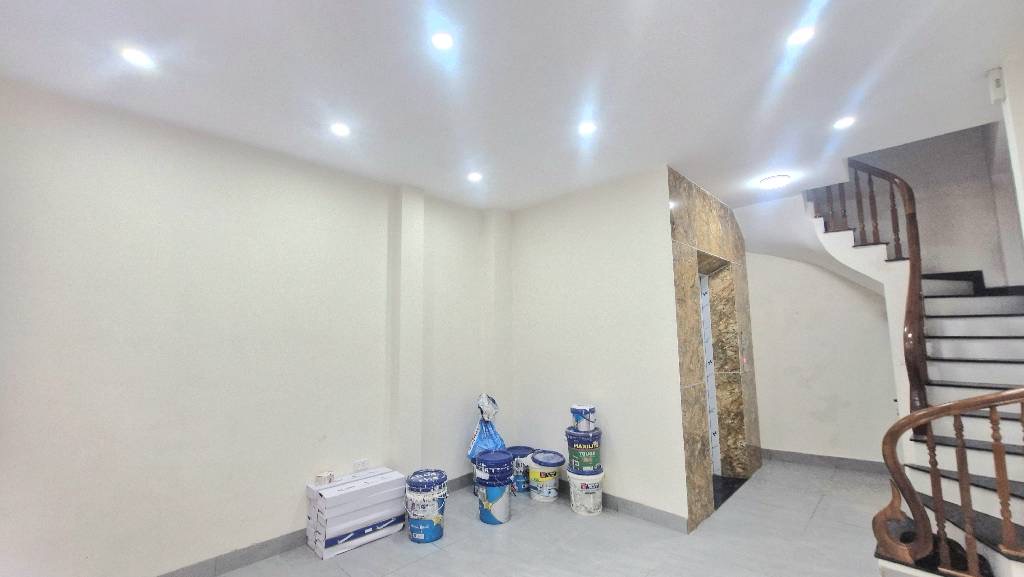 7 TẦNG THANG MÁY - OTO ĐỖ CỔNG - NHÀ ĐẸP FULL NỘI THẤT - CHỈ VIỆC XÁCH VALI VỀ Ở.