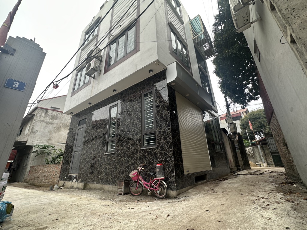 SIÊU PHẨM ĐÔNG ANH . NHÀ GÓC 3 TẦNG . NGUYÊN KHÊ SIÊU HOT . 4 TỶ LÊN ĐƯỜNG