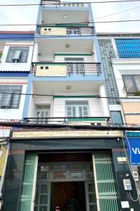 NHÀ ĐẸP 5 TẦNG HẼM XE HƠI THÔNG 8M ĐỐI DIỆN BỆNH VIỆN Q12, VỊ TRÍ TRUNG TÂM-ĐANG LÀM CHDV THUÊ KHOÁNG 14TR/THÁNG