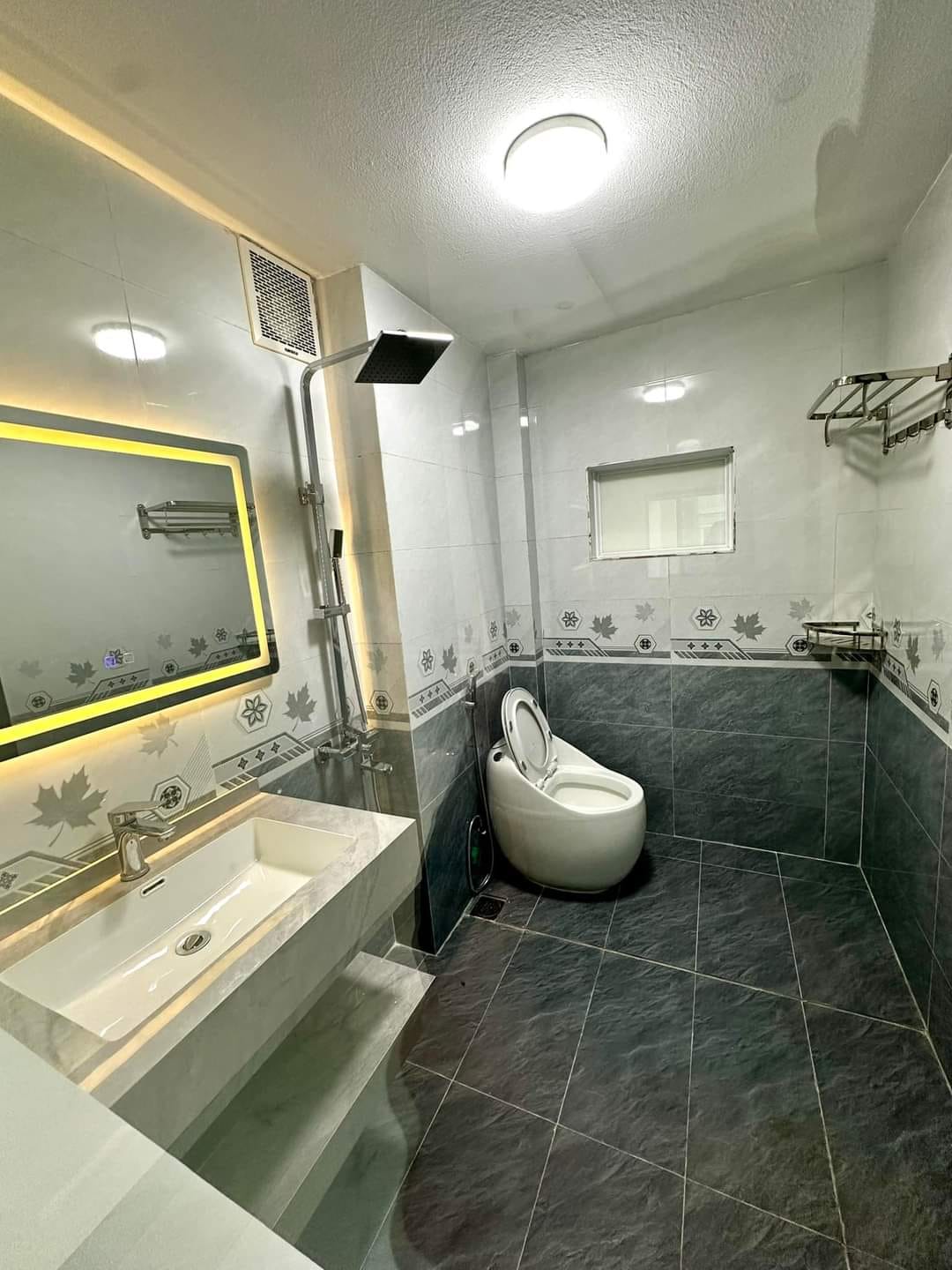 [Siêu hiếm] Bán nhà Lê Quang Đạo, oto đỗ cổng, 39m2, 8.3 tỷ