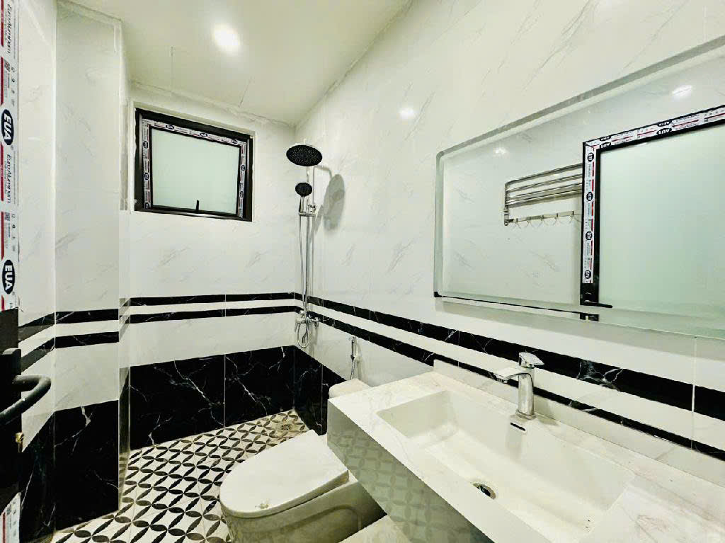 [Chủ cần bán gấp] Bán nhà Mỹ Đình, mặt tiền bề thế, 42m2, 8.8 tỷ