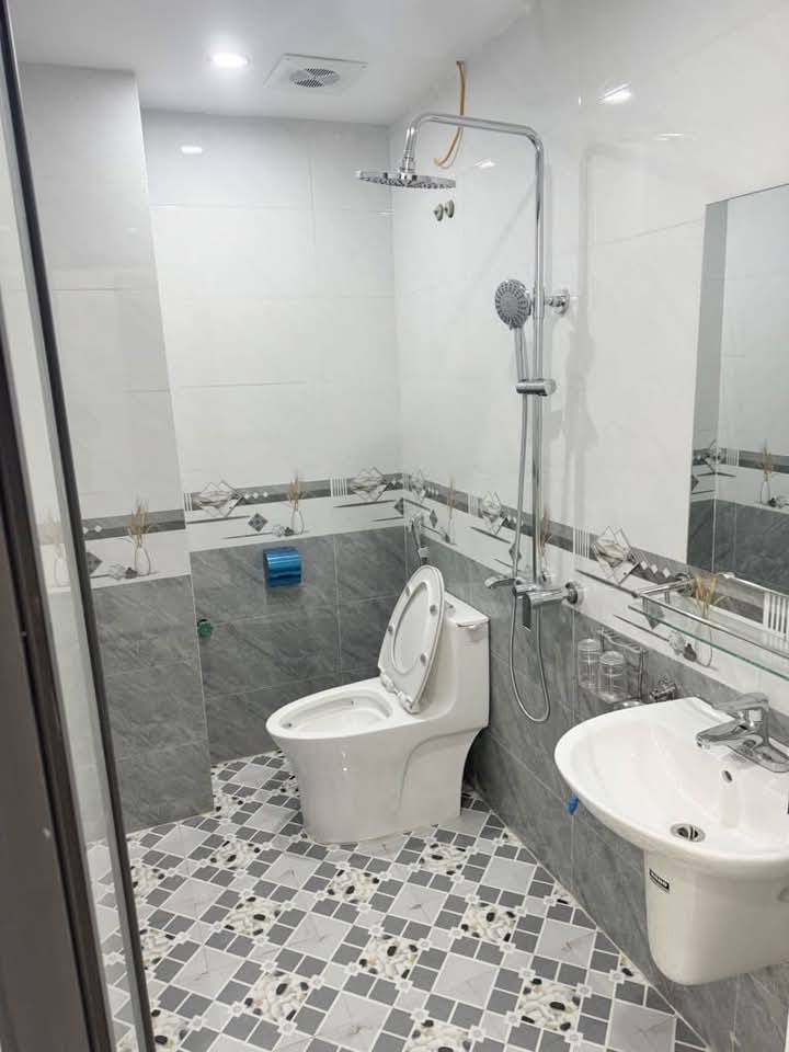 [Siêu hiếm] Bán nhà Nhân Mỹ, nhà lô góc sáng rực rỡ, 32m2, 7.9 tỷ