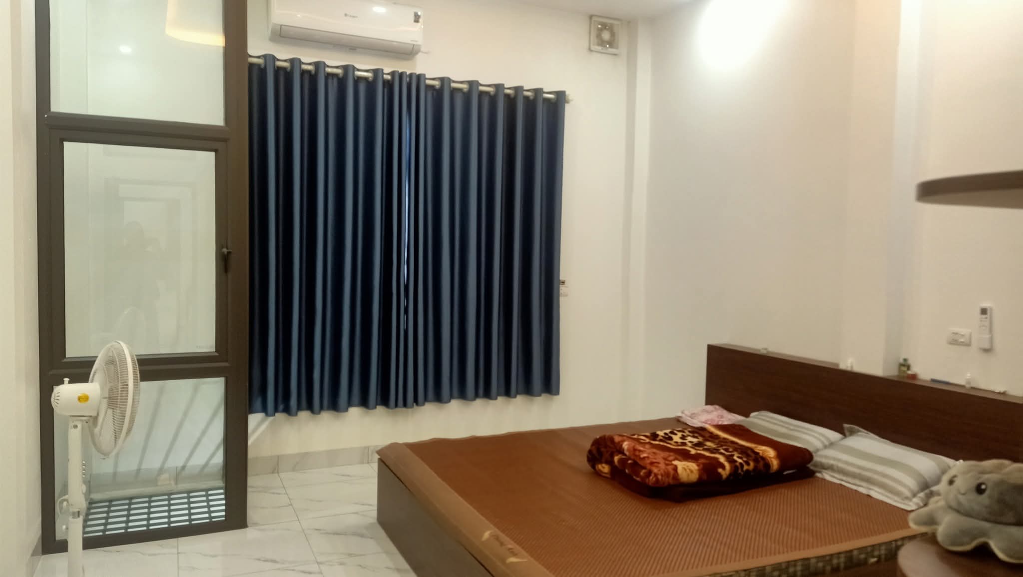 Bán nhà - dân xây - 3 tầng - kinh doanh đỉnh - 60m2 - nhỉnh 6 tỷ