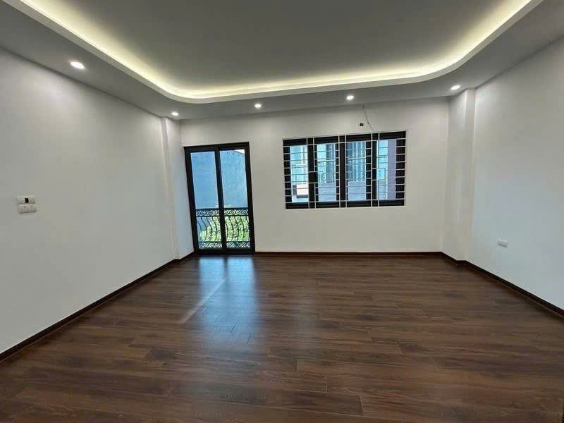 Nhà Đẹp – 44m² – Thang Máy - Lô góc