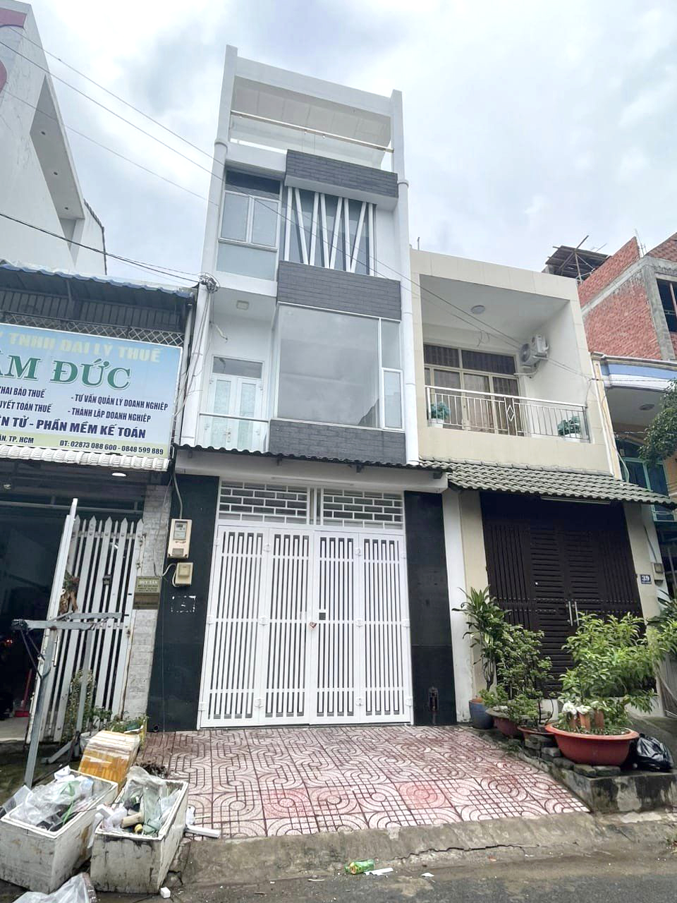 Mặt tiền ngay Trương Đình Hội Q8, 100m2 5x20 4 tầng BTCT, nhà mới đẹp ở ngay, nhỉnh 9 tỷ TL