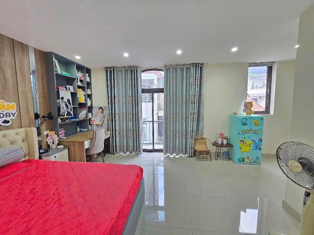 Bán nhà mặt phố giao Trường Chinh,Thanh Xuân, DT 50m2, 5 tầng, MT 5.5 M giá 14 tỷ kinh doanh tốt có vỉa hè
