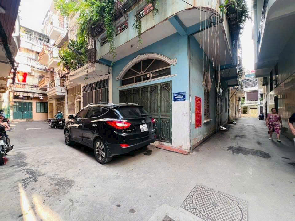 Bán nhà gần Đại học Y,Thanh Xuân, DT 36m2, 4 tầng, MT 4.2M  giá 10.5 tỷ, nhà đẹp ở ngay