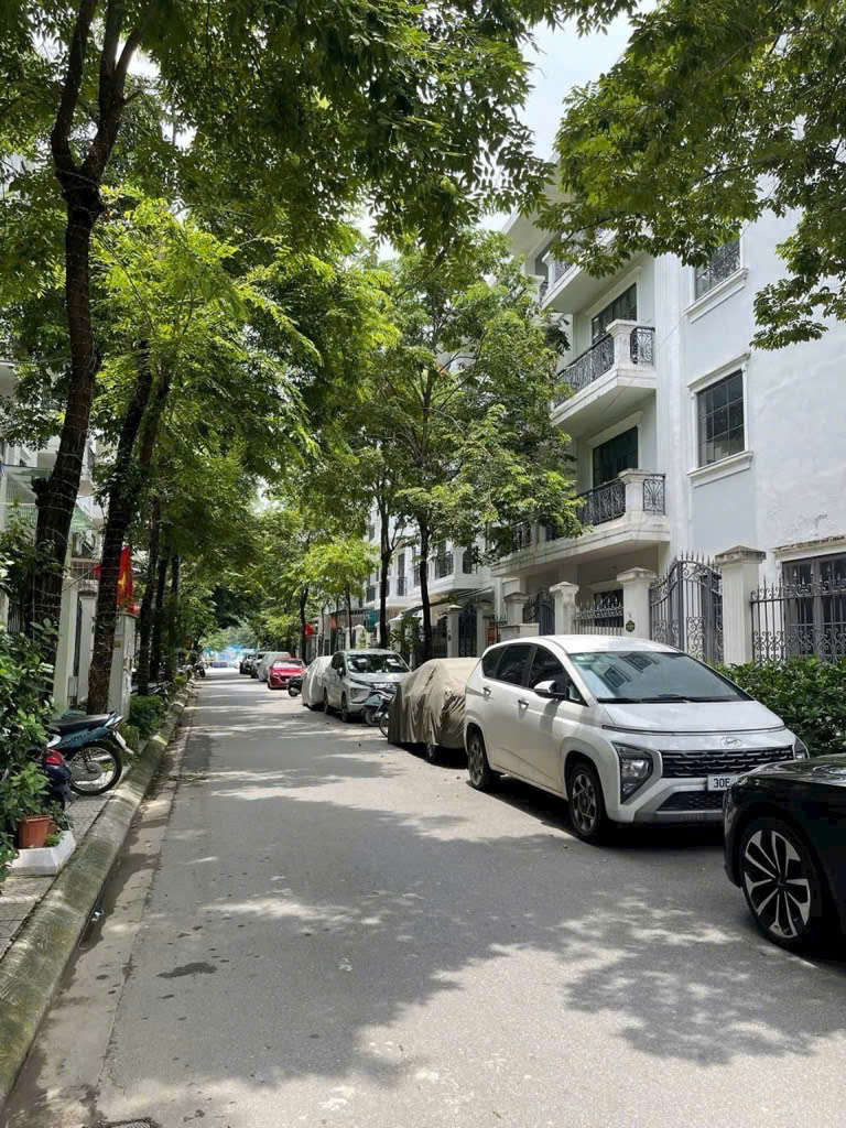 Bán nhà mặt phố Khương Đình,Thanh Xuân DT 60m2x6T, MT 6M  giá 16 tỷ, có thang máy
