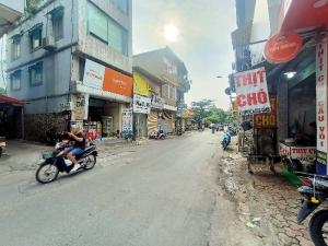 Bán nhà 6 tầng- nam dư ,ô tô tránh nhau