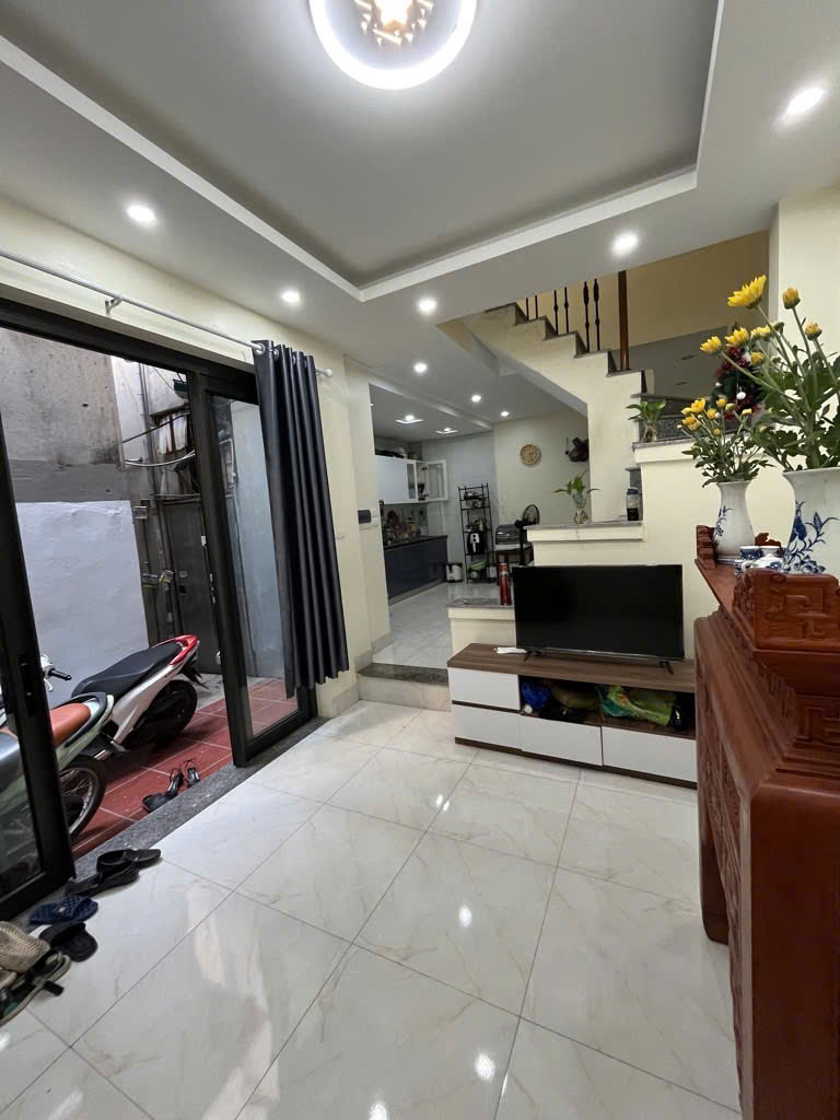 N-HÀ  PHỐ TỰU  LIỆT  MỚI KÍNH KOONG -2,5 TẦNG -5,7 TỶ