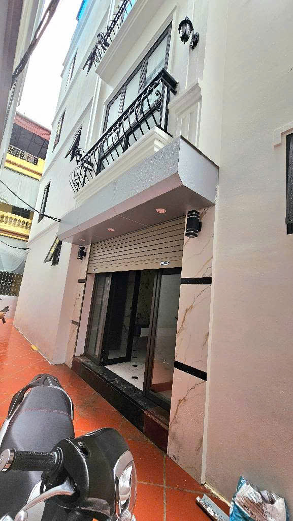 NHÀ TỨ HIỆP - 5 TẦNG - NẰM TRUNG TÂM CỬA NGÕ THỦ  ĐÔ