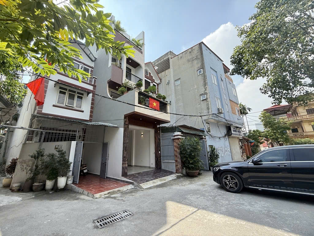 NHÀ YÊN NGƯU 75 ,M2 - 4 TẦNG - THANG MÁY - Ô TÔ ĐỖ CỬA