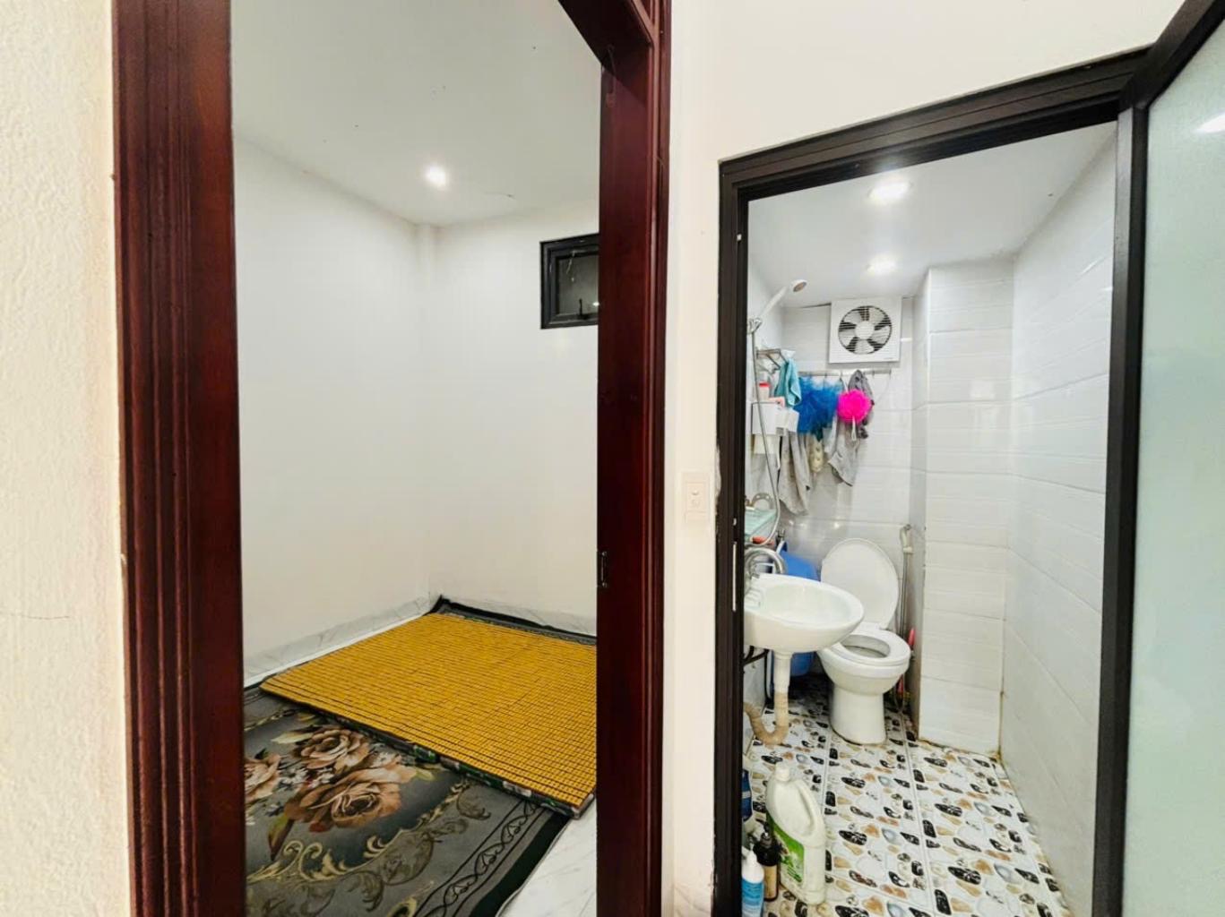 Bán nhà Giang Chính, Hà Đông - 32,3m2 - 3 tầng - ô tô đỗ cổng - 4,2 tỷ