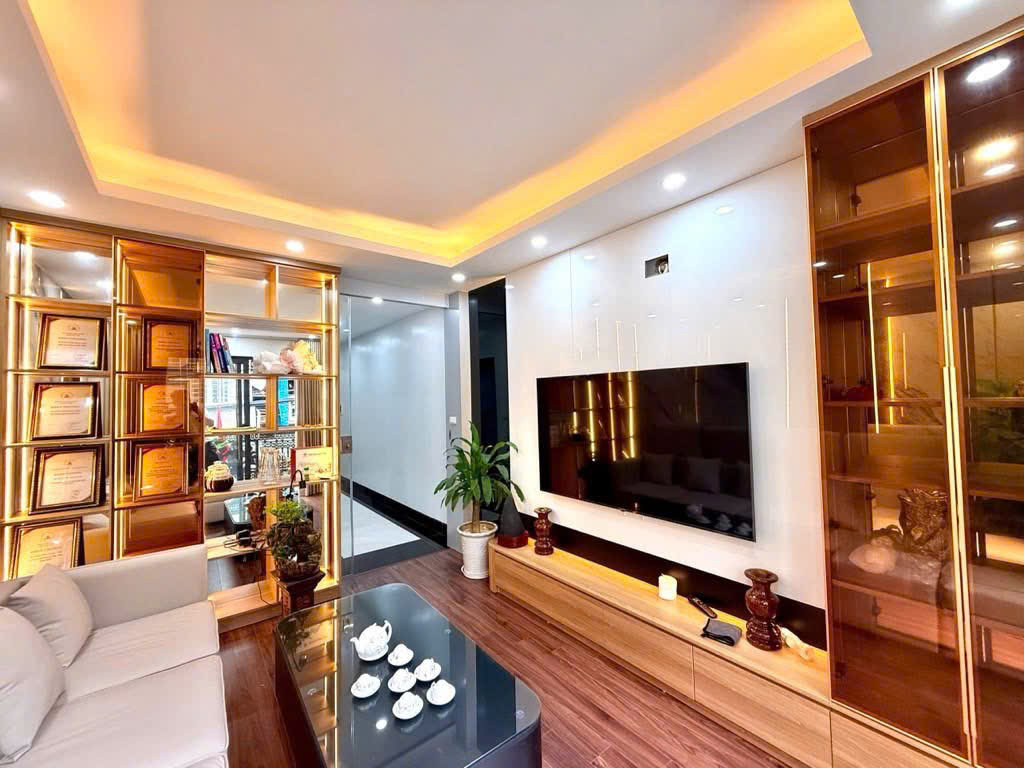 BÁN NHÀ HOÀNG MAI - NHÀ MỚI ĐẸP - GẦN NGÕ ÔTÔ , 30m, 5 tầng , mặt tiền 4,2m