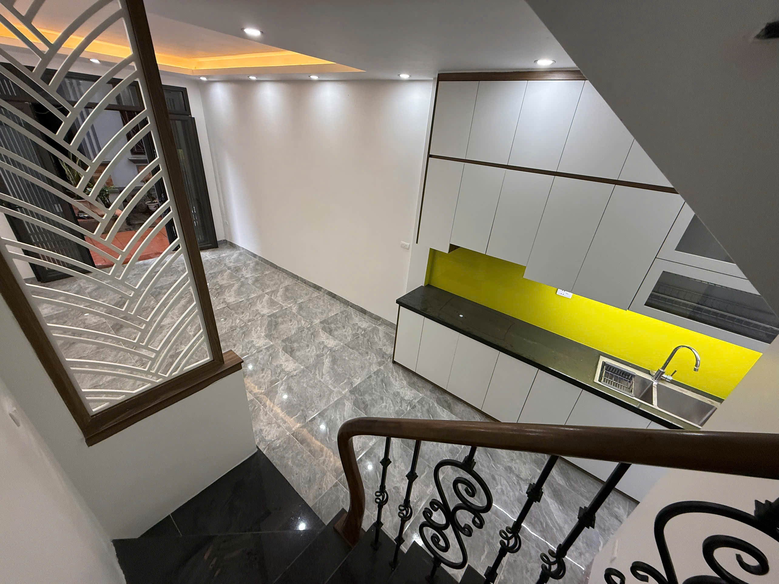 BÁ.N GẤP - NHÀ CẦU DIỄN - 30m2 - Ở NGAY - OTO ĐỖ GẦN CỔNG VÀO NHÀ - 100m RA QL 32
