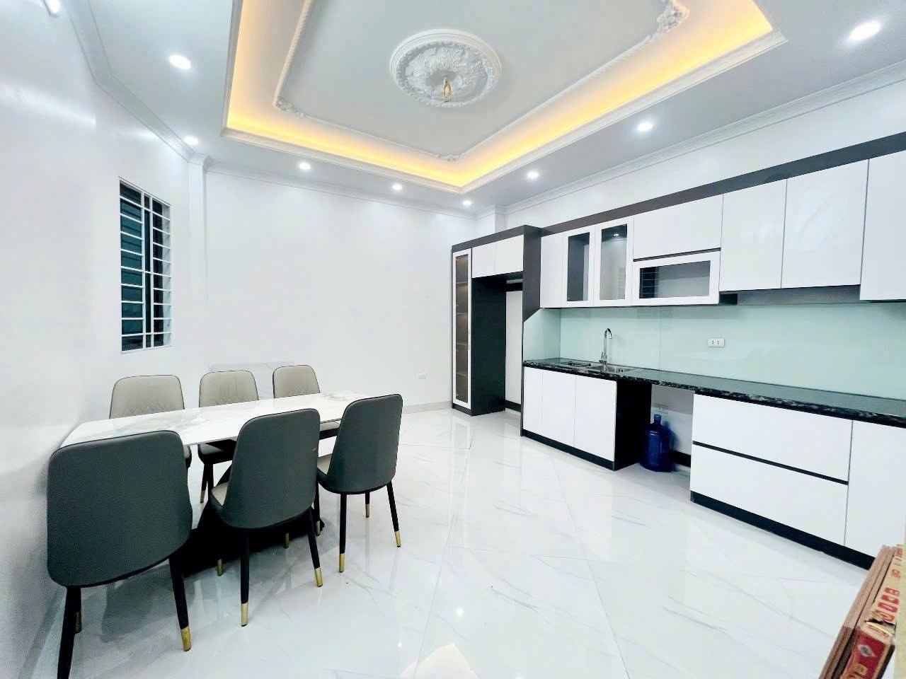 HÀNG HIẾM KHÔNG CÓ CĂN THỨ 2 NHÀ 6 TẦNG THANG MÁY – LÔ GÓC CỔ NHUẾ – GIÁ NHỈNH 14 TỶ