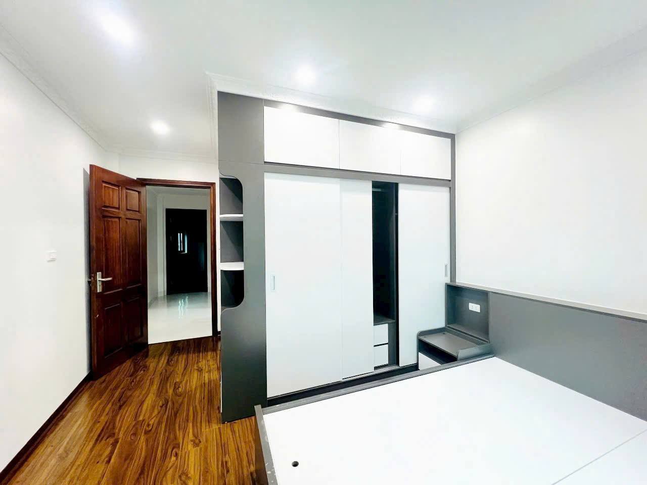 HÀNG HIẾM KHÔNG CÓ CĂN THỨ 2 NHÀ 6 TẦNG THANG MÁY – LÔ GÓC CỔ NHUẾ – GIÁ NHỈNH 14 TỶ