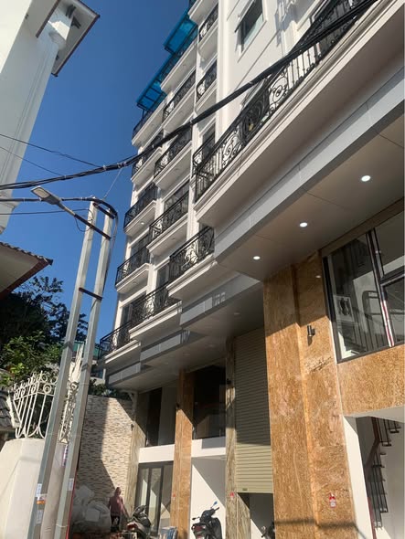 NHÀ ĐẸP TÂY HỒ  7 TẦNG  40M², SẴN Ở NGAY  THANG MÁY  Ô TÔ VÀO NHÀ  GẦN KHU ĐÔ THỊ CIPUTRA