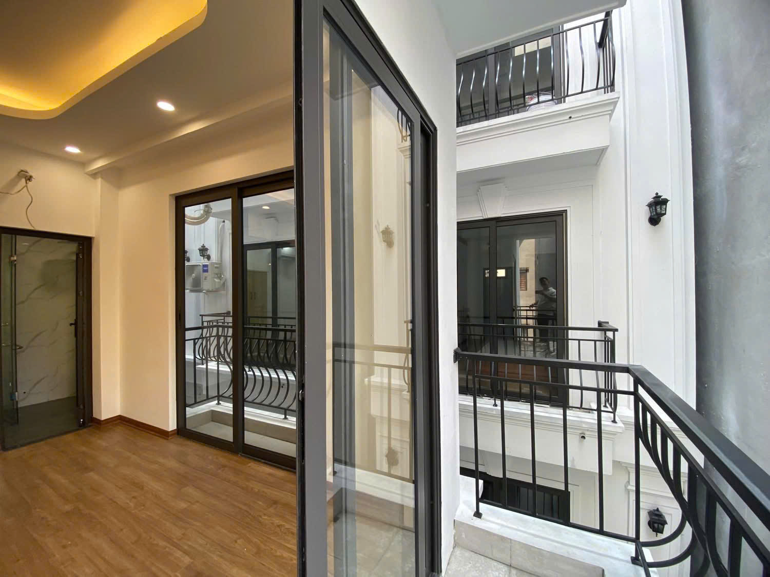 CỰC PHẨM XUÂN ĐỈNH LÔ GÓC NHÀ MỚI KIGG KONG  NGÕ OTO ĐỖ CỔNG  GẦN PHỐ 30M