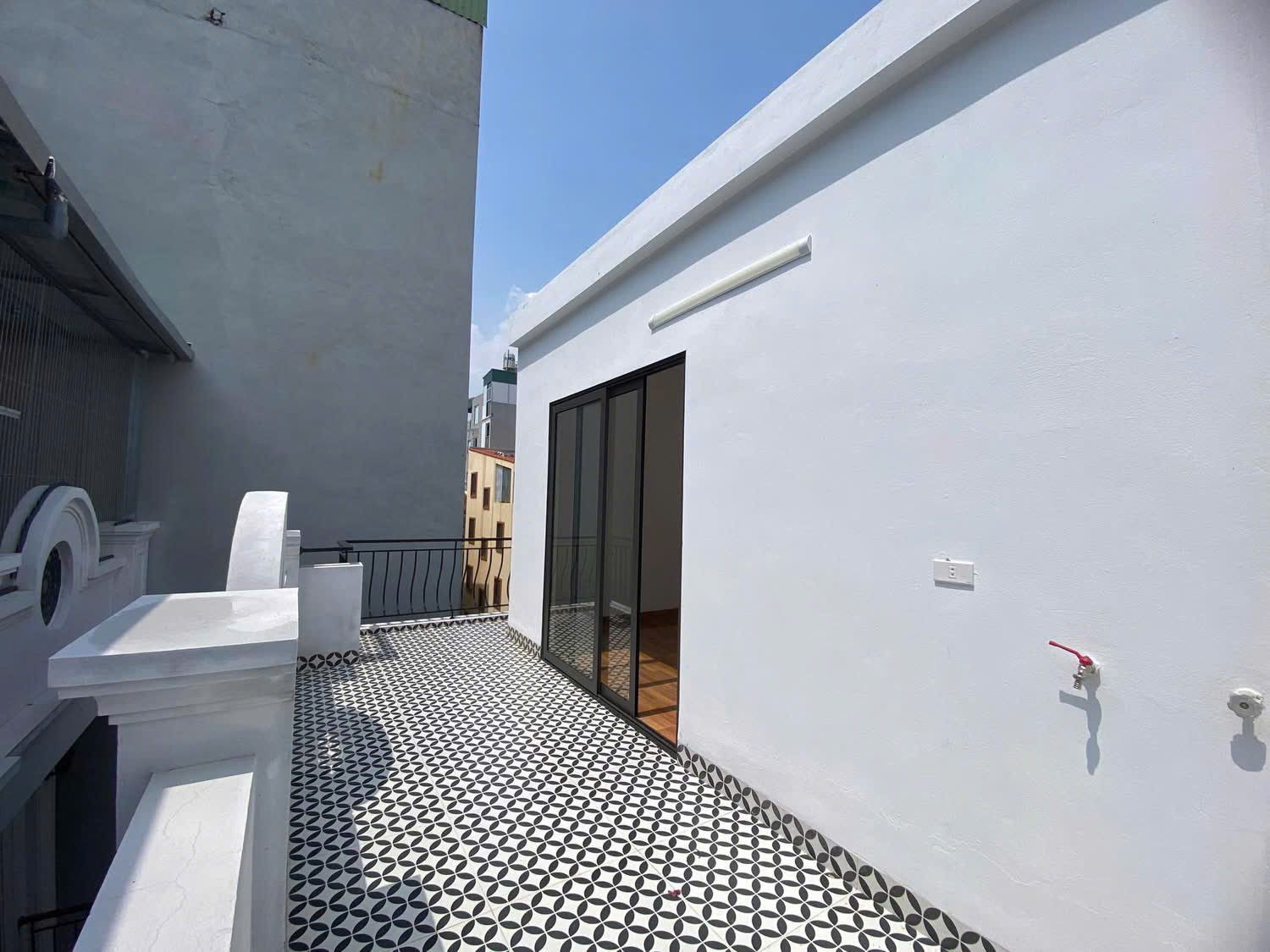 CỰC PHẨM XUÂN ĐỈNH LÔ GÓC NHÀ MỚI KIGG KONG  NGÕ OTO ĐỖ CỔNG  GẦN PHỐ 30M