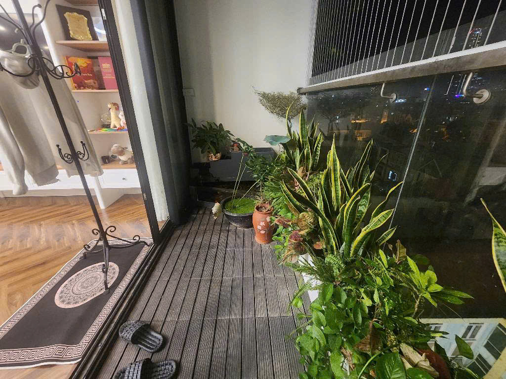 CHÍNH CHỦ GỬI BÁN CĂN HỘ KHU VỰC CẦU GIẤY 125M2; NHỈNH 9 TỶ.