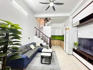 CHỦ NHÀ CẦN BÁN NHÀ HOÀNG QUỐC VIỆT 55M2, CHỈ HƠN 9 TỶ