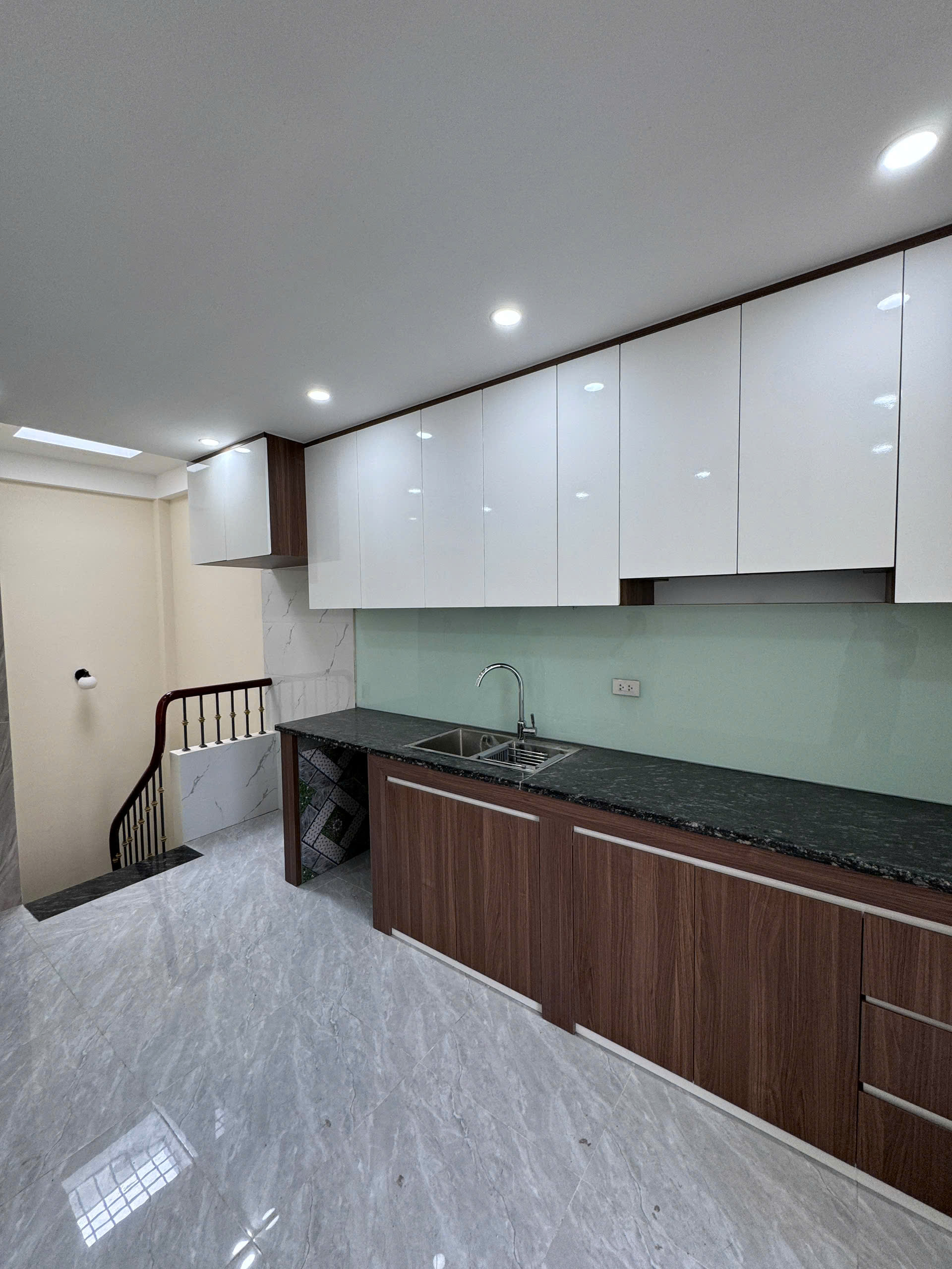 SIÊU PHẨM NHÀ THANG MÁY – LĨNH NAM, HOÀNG MAI