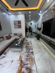 CỰC PHẨM MAI ĐỘNG - HOÀNG MAI - 6 TẦNG THANG MÁY - MỚI KENG - HƠN 14 ĐỒNG SỞ HỮU EM - FULL HOUSE NỘI THẤT XỊN XINH