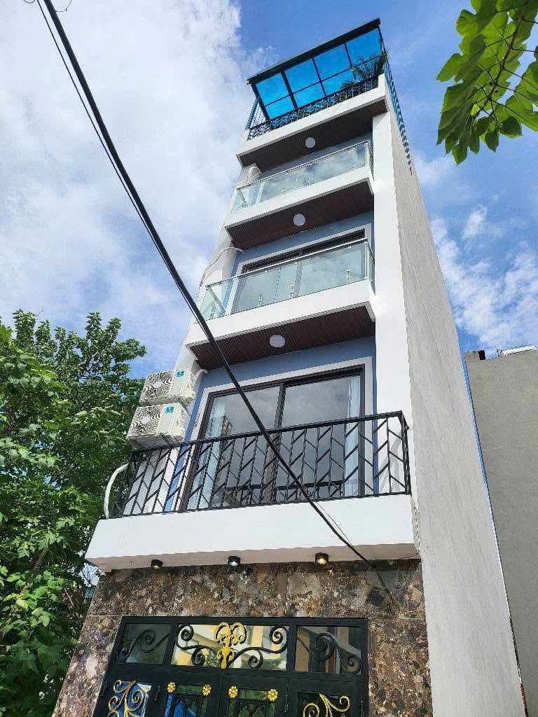 SIÊU PHẨM NHÀ ĐẸP NGÔ XUÂN QUẢNG -GIA LÂM -VIEW HỒ XÂY MỚI THANG MÁY NỘI THẤT ĐẸP