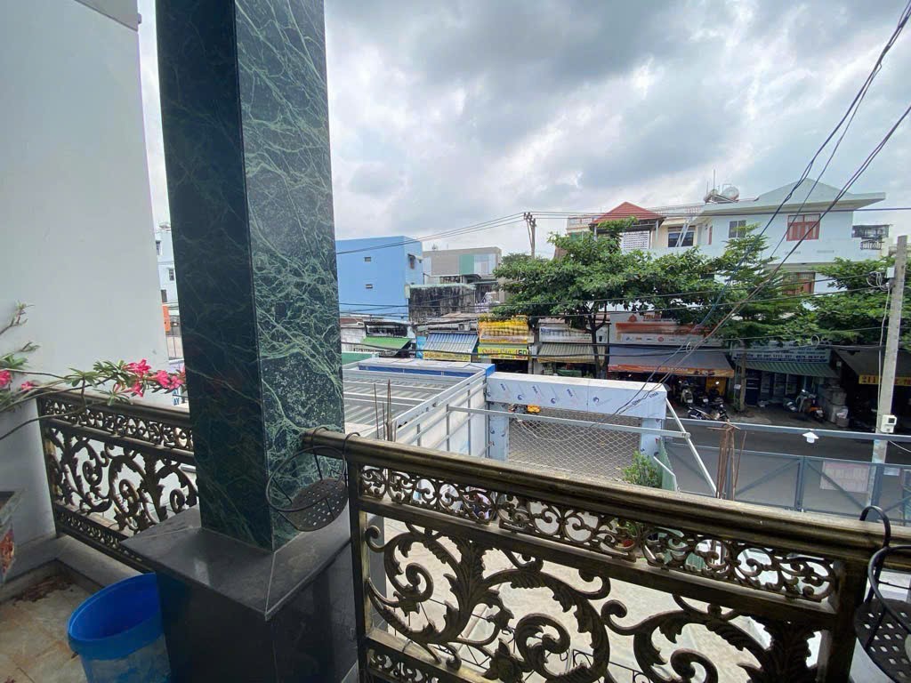 98M2 – BÁN GẤP NHÀ ĐẸP MẶT TIỀN LÊ THỊ HOA  – 3 TẦNG