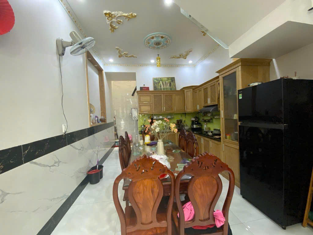 98M2 – BÁN GẤP NHÀ ĐẸP MẶT TIỀN LÊ THỊ HOA  – 3 TẦNG