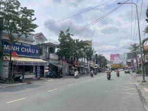 99M2 – NHÀ MỚI 2 MẶT THOÁNG - MẶT TIỀN CMT8 BÌNH DƯƠNG - 3 TẦNG