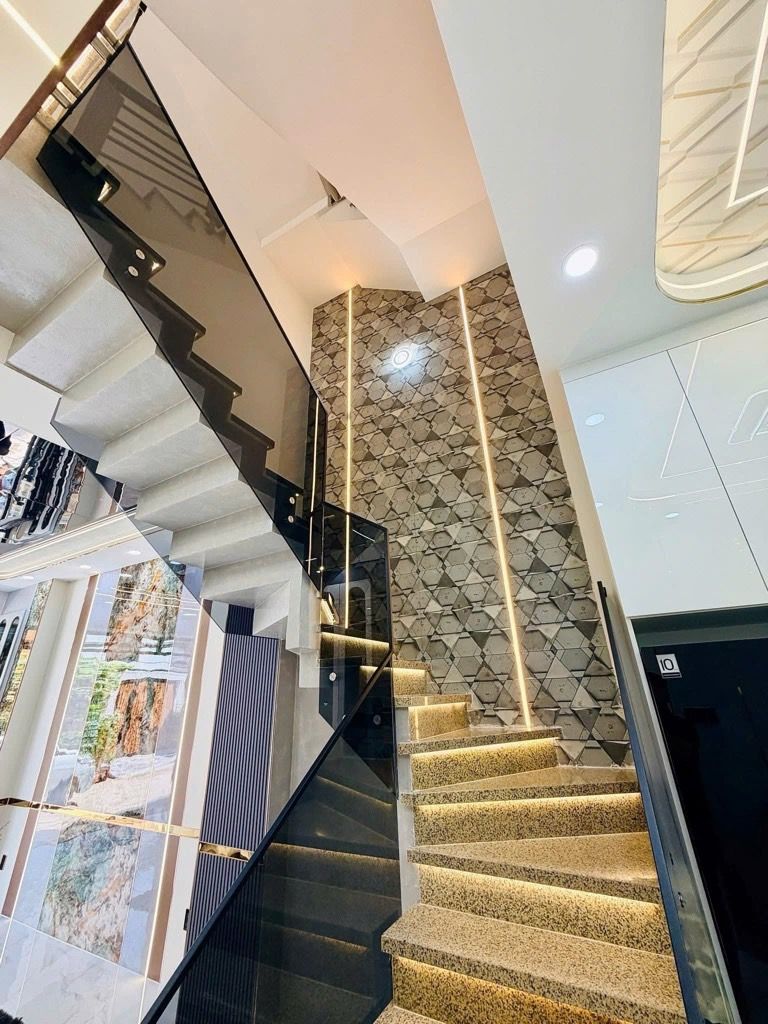 SIÊU PHẨM - SIÊU HIẾM LÊ VĂN THỌ GÒ VẤP - 52M2-  4 TẦNG - 4PN5WC - Ô TÔ ĐẬU CỬA - NHỈNH 8 ĐỒNG