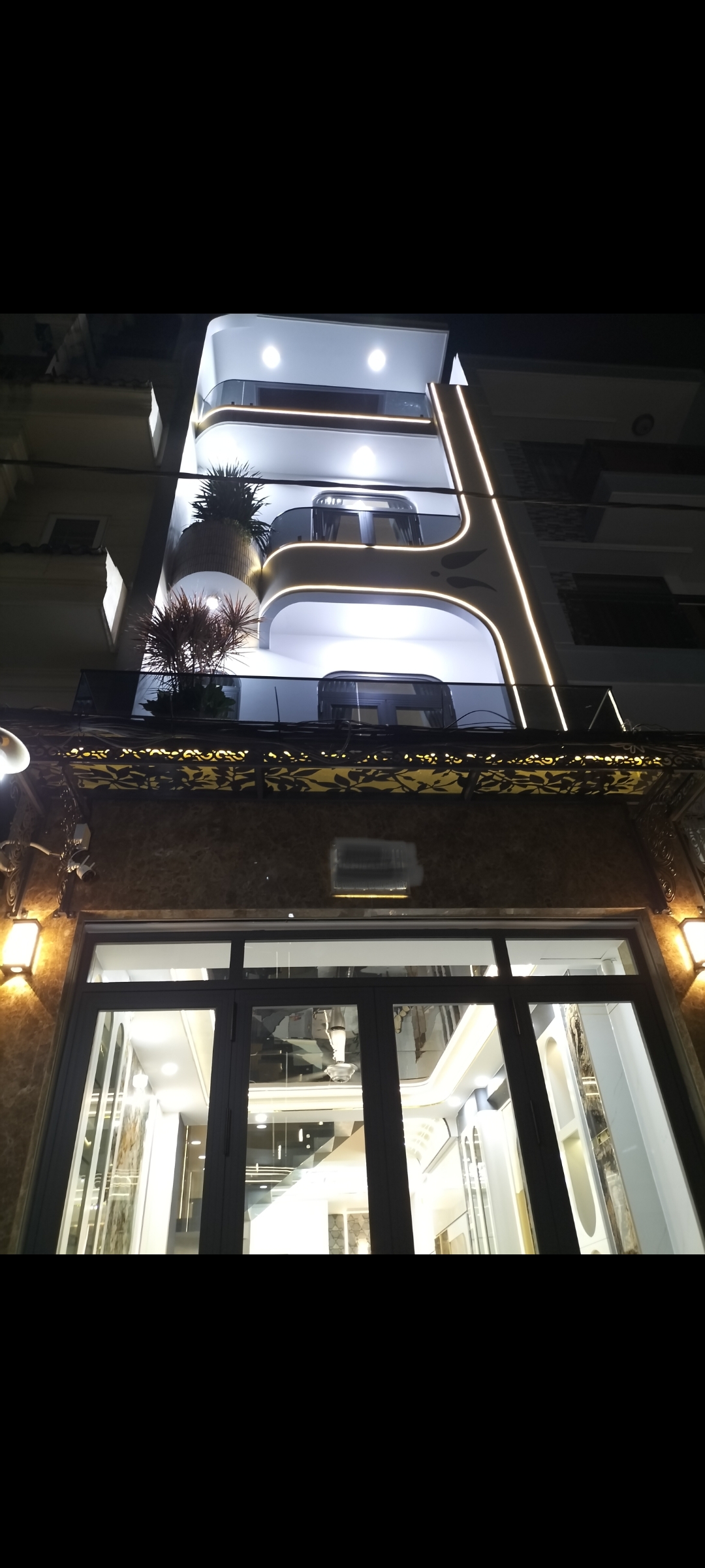 SIÊU PHẨM - SIÊU HIẾM LÊ VĂN THỌ GÒ VẤP - 52M2-  4 TẦNG - 4PN5WC - Ô TÔ ĐẬU CỬA - NHỈNH 8 ĐỒNG