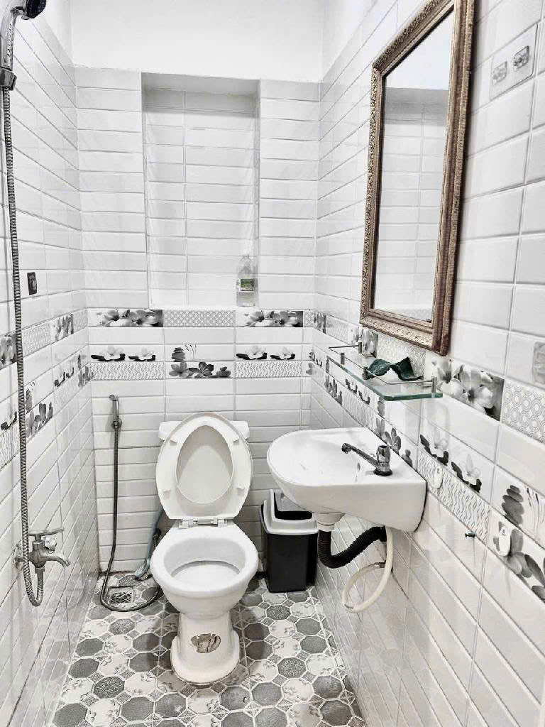 Bán nhà HẺM XE HƠI - Thích Quảng Đức Phú Nhuận - 32m2 - 3 Tầng - 4PN 3WC -  Chỉ 6.18 Tỷ.