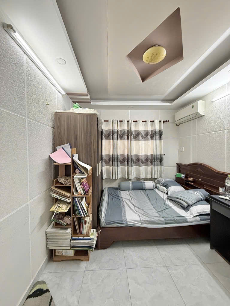 Bán nhà Ngay Khu Phố Ẩm Thực - PHAN XÍCH LONG PHÚ NHUẬN – 34m² – 5 Tầng –  Chỉ 6.45 Tỷ