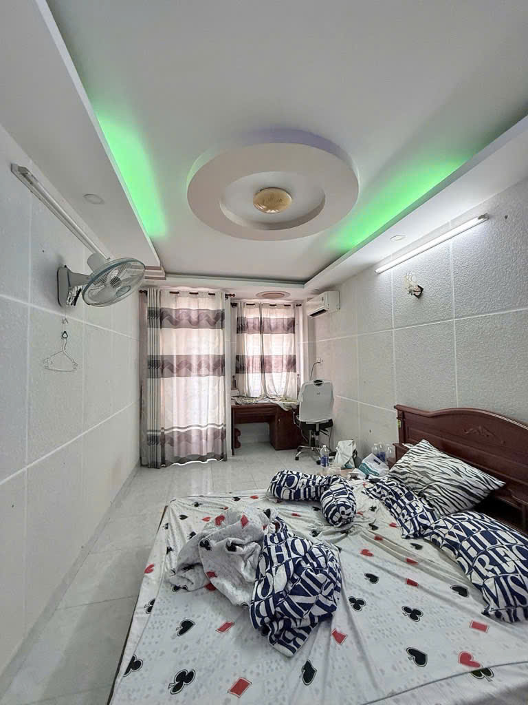 Bán nhà Ngay Khu Phố Ẩm Thực - PHAN XÍCH LONG PHÚ NHUẬN – 34m² – 5 Tầng –  Chỉ 6.45 Tỷ