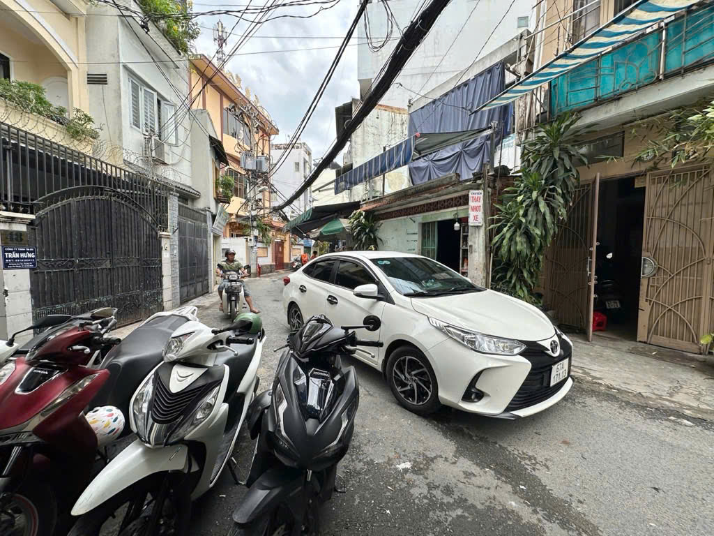 HẺM AN NINH CÁCH MT HUỲNH VĂN BÁNH 20m - 3PN FULL NỘI THẤT VÀO Ở NGAY.