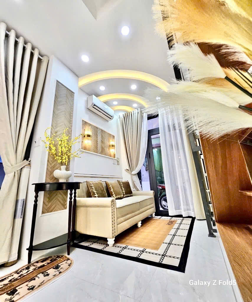 Bán nhà Sát Mặt Tiền – Hoàng Văn Thụ Phú Nhuận – 27.5m² – 3 tầng – 5.x Tỷ