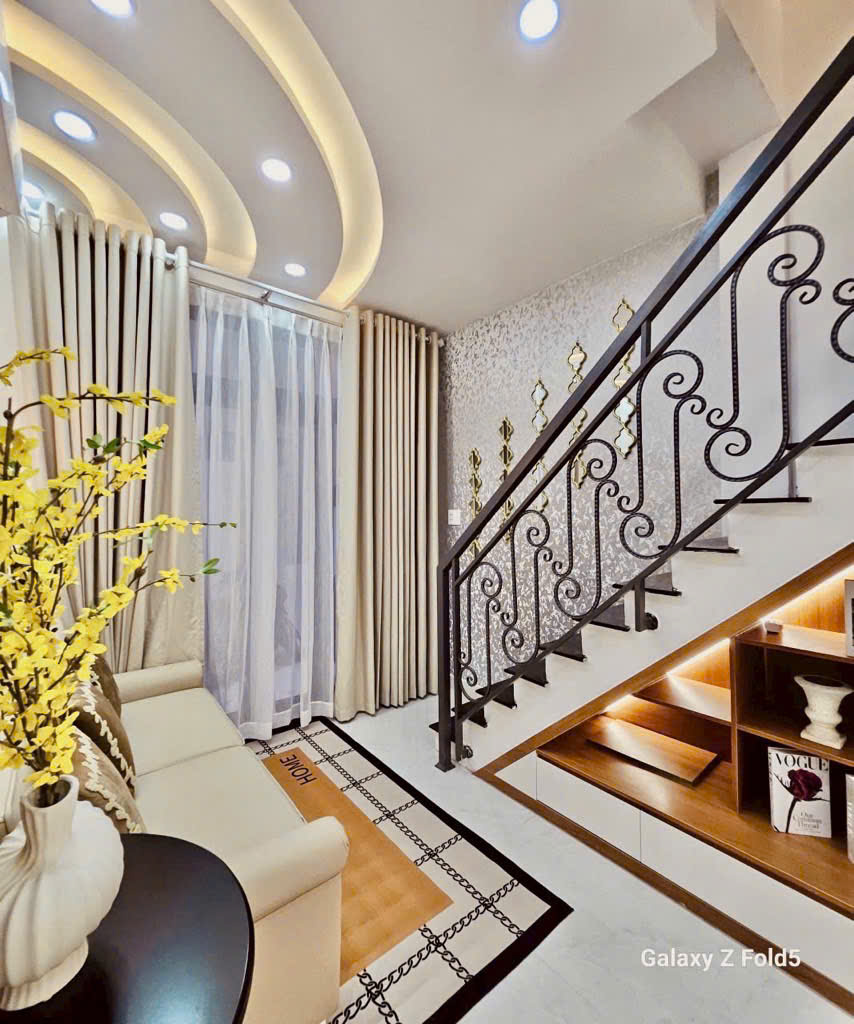 Bán nhà Sát Mặt Tiền – Hoàng Văn Thụ Phú Nhuận – 27.5m² – 3 tầng – 5.x Tỷ