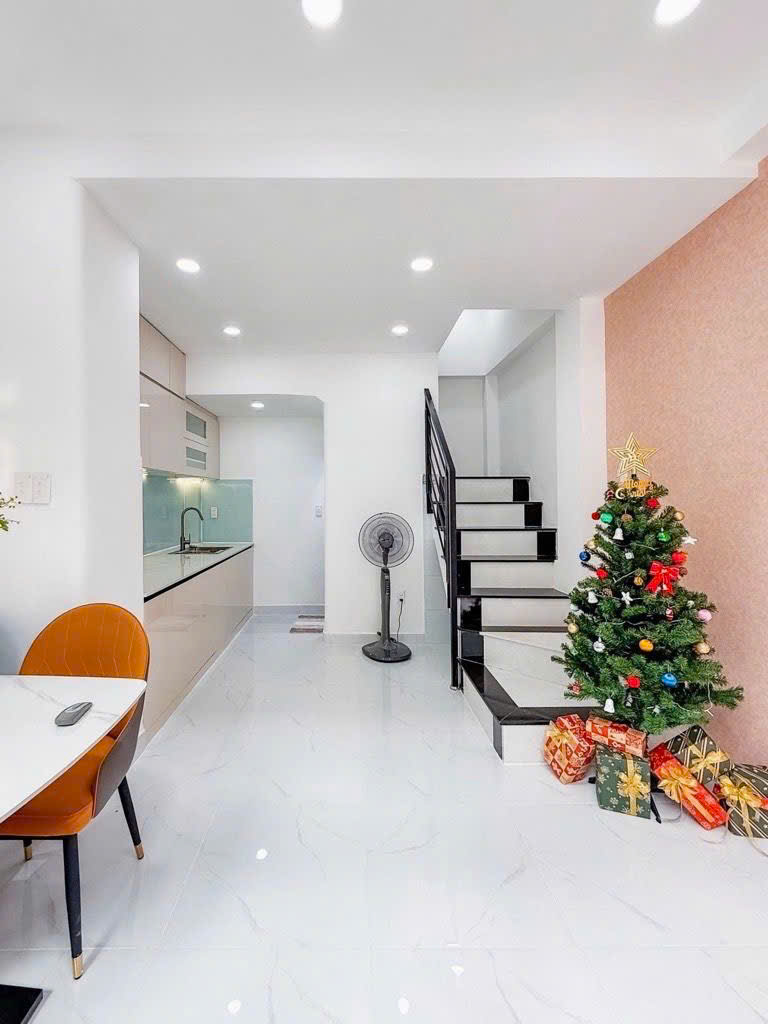 Siêu Phẩm - Lê Quang Định Bình Thạnh - 100m² Sàn - 5 Tầng Sân Thượng - Chỉ Nhỉnh 5 Tỏi