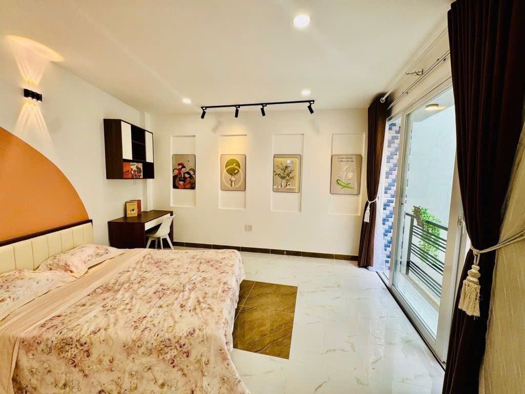 Siêu Phẩm - Bùi Văn Thêm Phú Nhuận - 111m² Sàn - 4 Tầng 3PN - Giá Nhỉnh 7 Tỏi